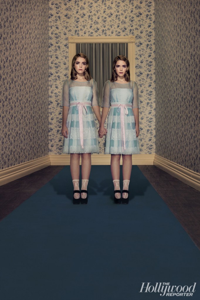 Cinemascope-Icônica cena das gêmeas em O Iluminado é recriada_Kiernan_Shipka