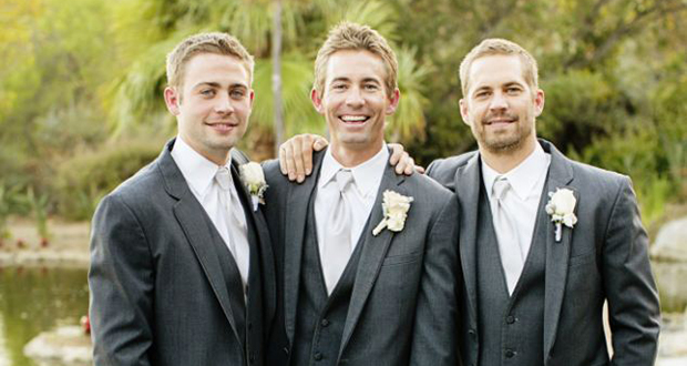 Da esquerda para a direita: Cody Walker, Caleb Walker e Paul Walker no casamento de Caleb, no dia 19 de outubro de 2013 (Foto: Chard/Splash)