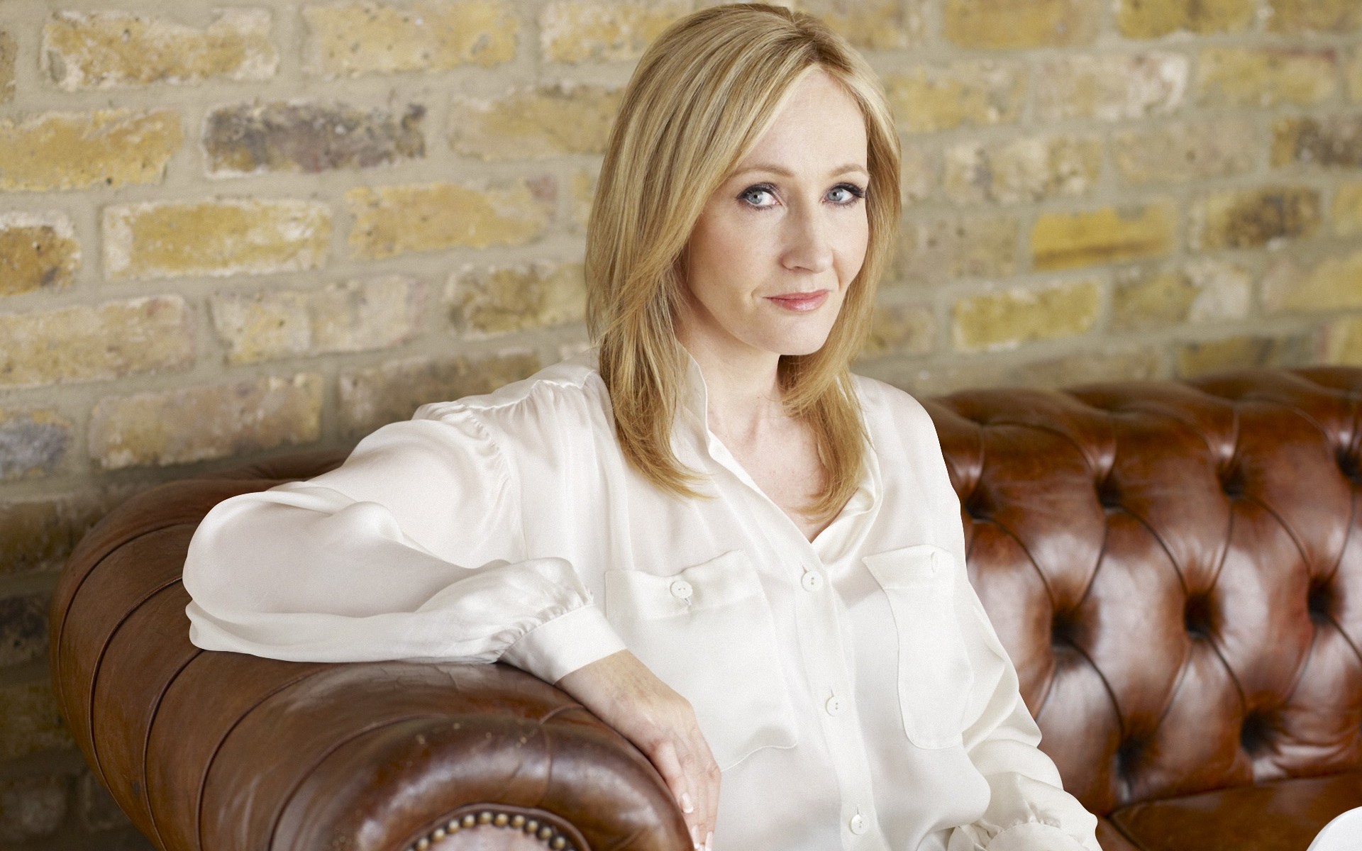 J.K. Rowling será roteirista de spin-off da saga Harry Potter
