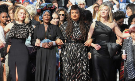 Mulheres protestam no tapete vermelho do Festival de Cannes